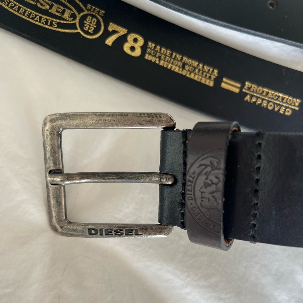 Diesel Black Leather Belt with Sleek Design